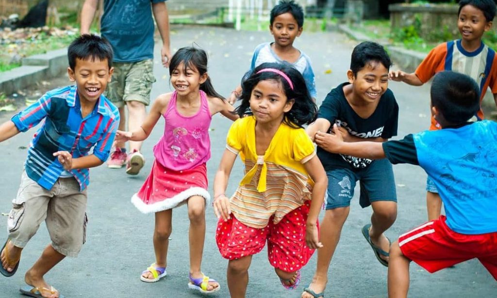 10 Lagu Anak Tradisional Popular di Indonesia